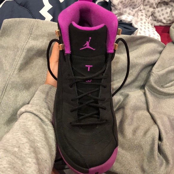 KIDS HYPER PURPLE AND BLACK 12s - Picture 3 of 3